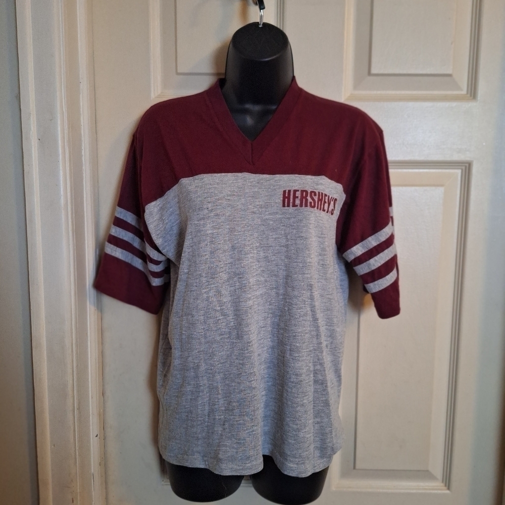 Hersheys  women's large T-shirt